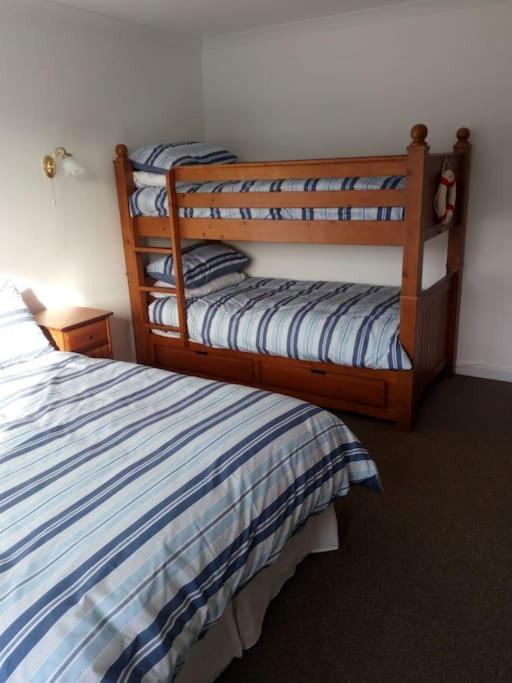 Apartment With Heated Pool & Close To Beach Paignton Exterior photo